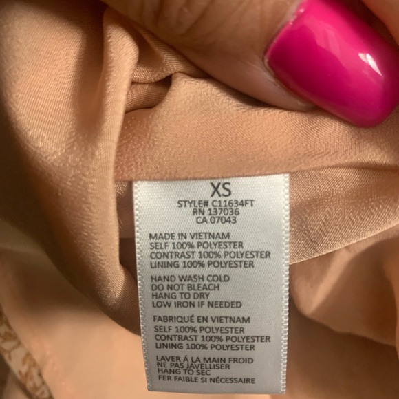 EUC Juniors Paper Crane Double Print Faux Wrap Peplum Top Size XS - Picture 8 of 9